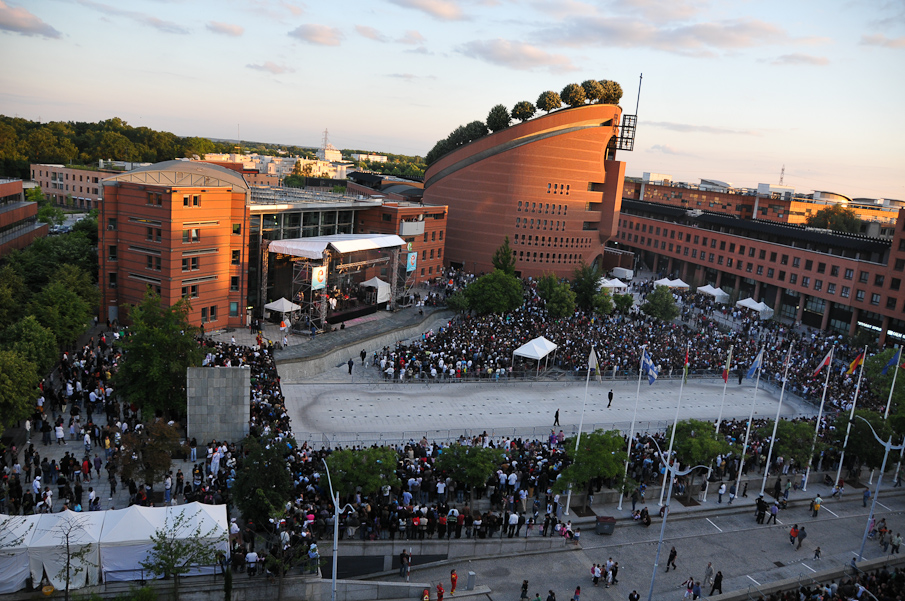 Fete de la Musique Evry 2009 - La Foule 079.jpg